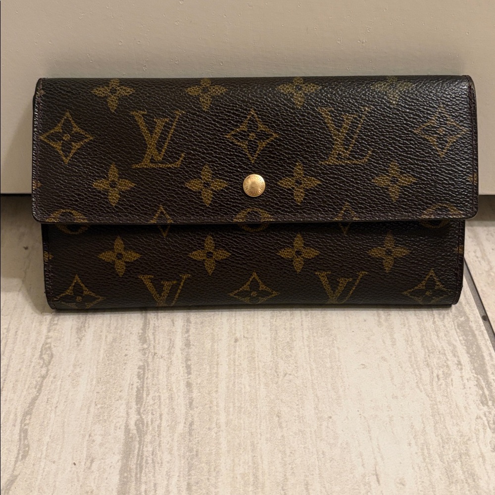 Louis Vuitton Brown and Gold Monogram Sara Clutch long wallet
